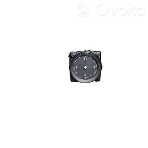 Часы в салон, на панели 3G0919204C VAG