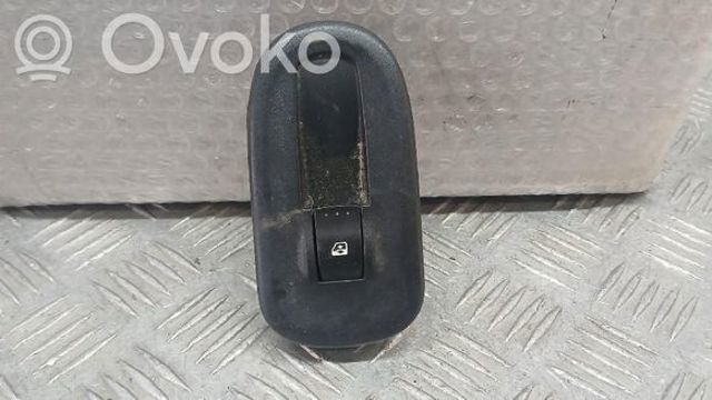 RENAULT 476809 в наличии Украина