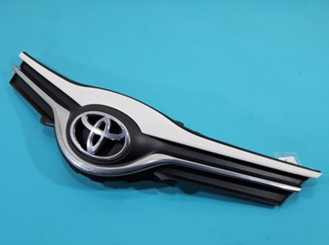 531010D660 TOYOTA Решетка радиатора купить в Украина