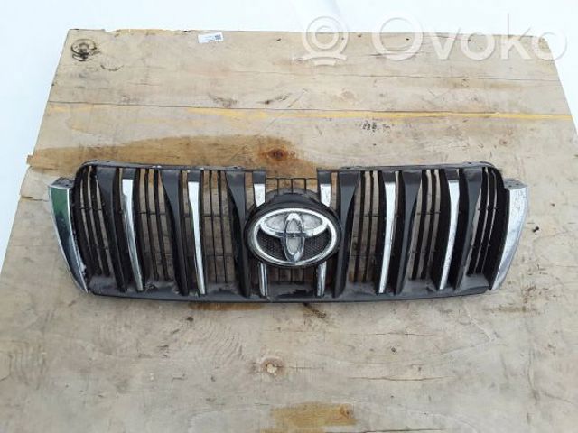 Решетка радиатора 5310160660 TOYOTA