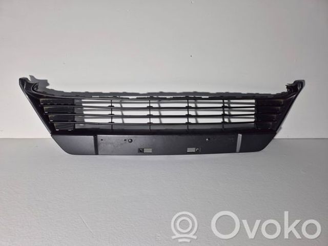 TOYOTA 5311202390 Решетка бампера переднего в наличии Николаев