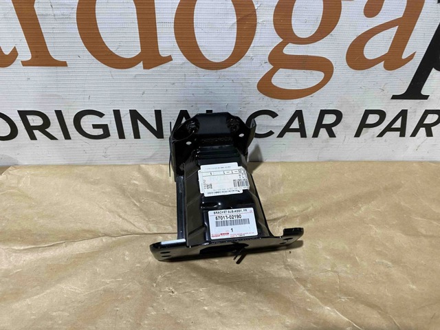 5701302190 TOYOTA Кронштейн усилителя переднего бампера купить в Житомир