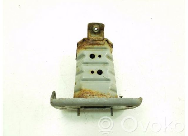 Кронштейн усилителя переднего бампера 570130D010 TOYOTA