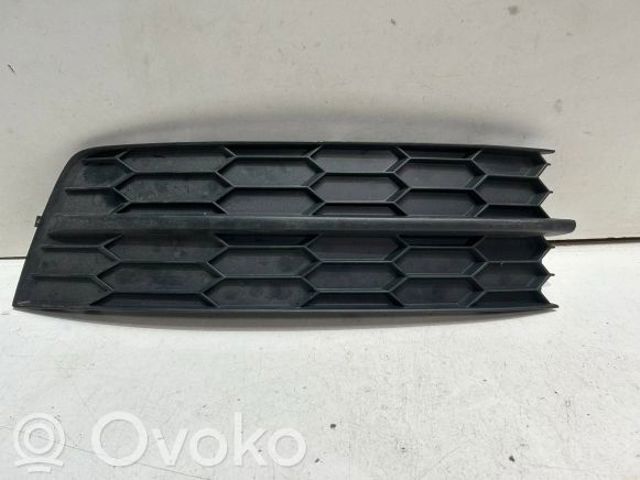 VAG 5JA807367 Заглушка (решетка) противотуманных фар бампера переднего левая в наличии Львов