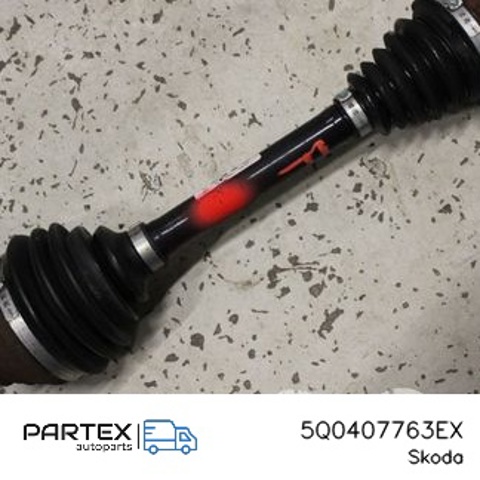 VAG 5Q0407763EX Левая полуось в наличии Винница