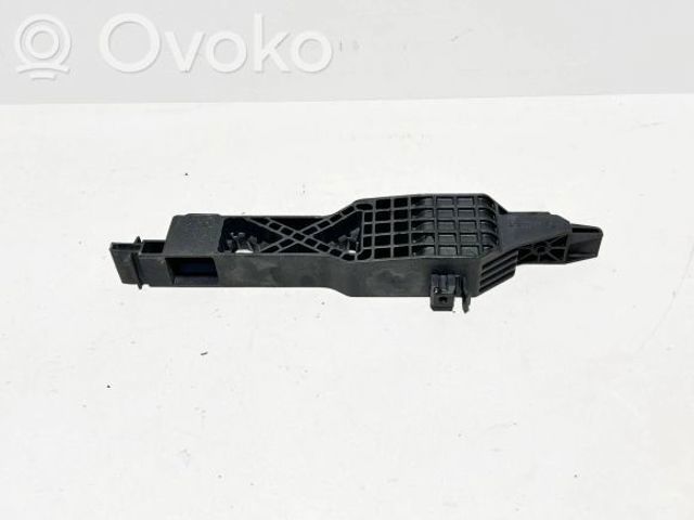 5QE121068 VAG Кронштейн радиатора правый купить в Николаев