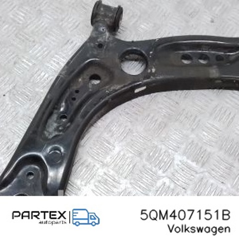Рычаг передний нижний левый 5QM407151B VAG