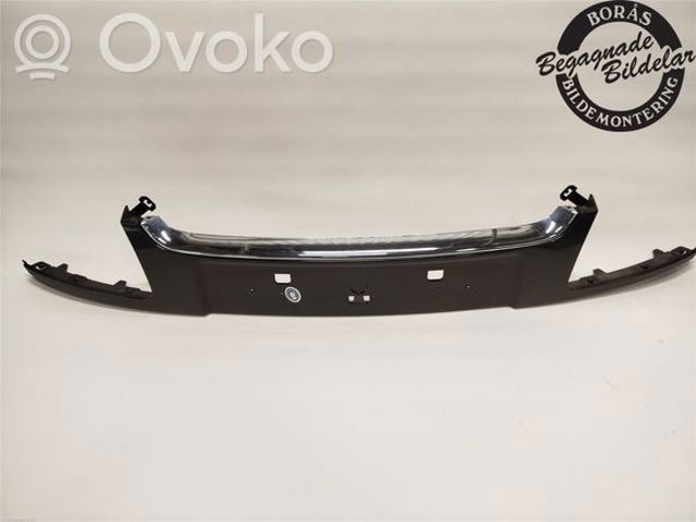 620728246R RENAULT Накладка (рамка) решетки радиатора купить в Ирпень