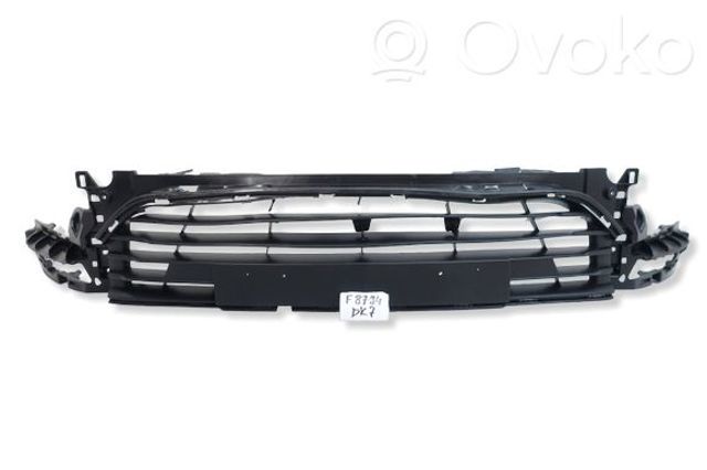 RENAULT 622541048R Решетка радиатора в наличии Львов