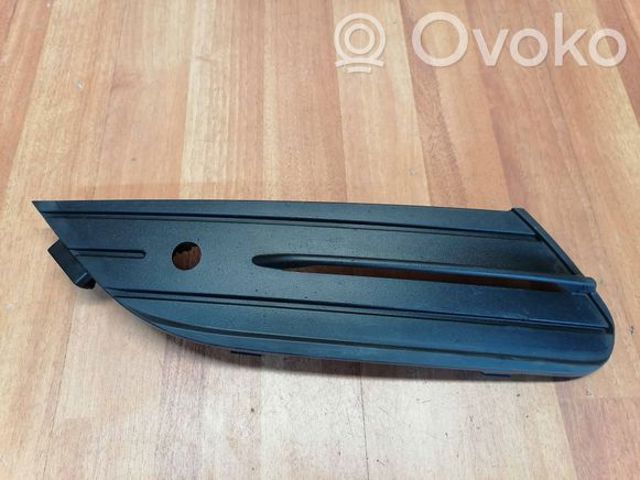 622548143R RENAULT Решетка бампера переднего центральная купить в Ровно