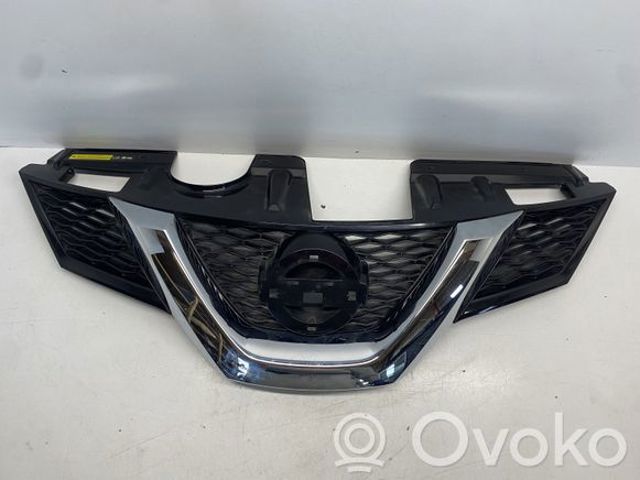 Решетка радиатора 623104CE0A NISSAN