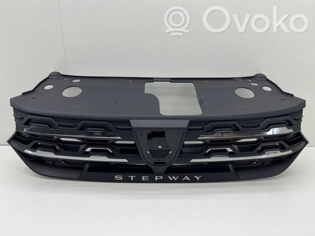 RENAULT 623105852R Решетка радиатора в наличии Запорожье