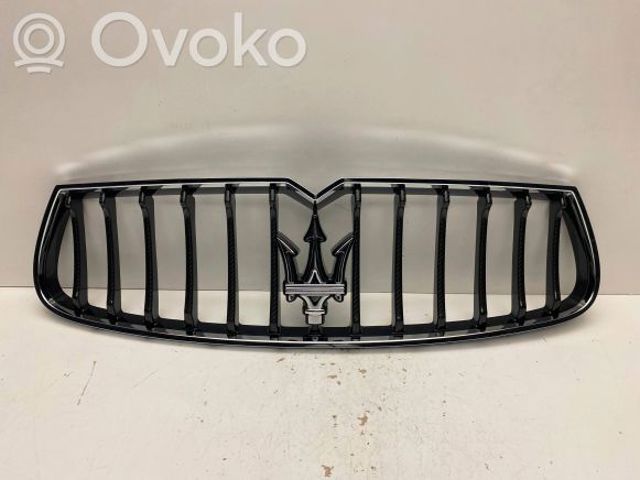 MASERATI 670011097 Решетка радиатора в наличии Днепр