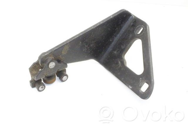 745978999R RENAULT Ролик двери боковой (сдвижной) левый нижний купить в Кривой Рог