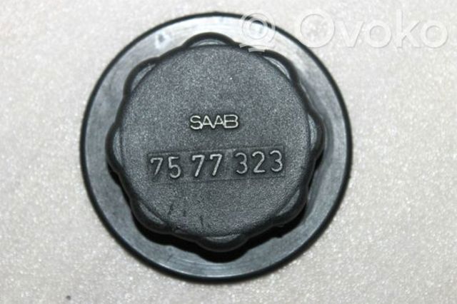 Крышка/пробка расширительного бачка 7577323 GM