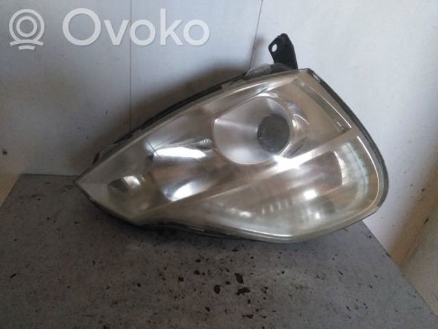 RENAULT 7701069732 Правая фара в наличии Киев