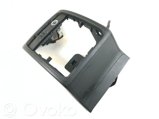7P6864299 VAG купить в Кривой Рог