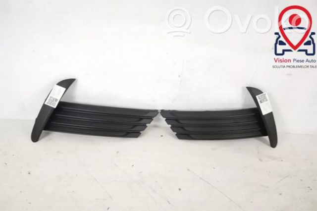 Заглушка противотуманки передней правой 8148102610 TOYOTA