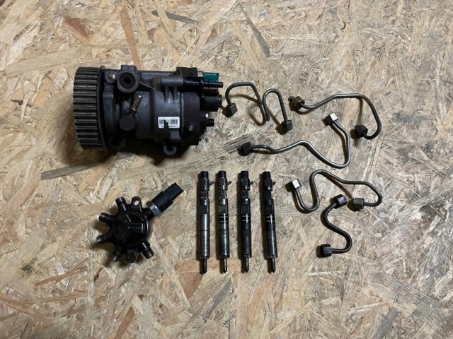 RENAULT 8200049876 Топливные форсунки в наличии Николаев