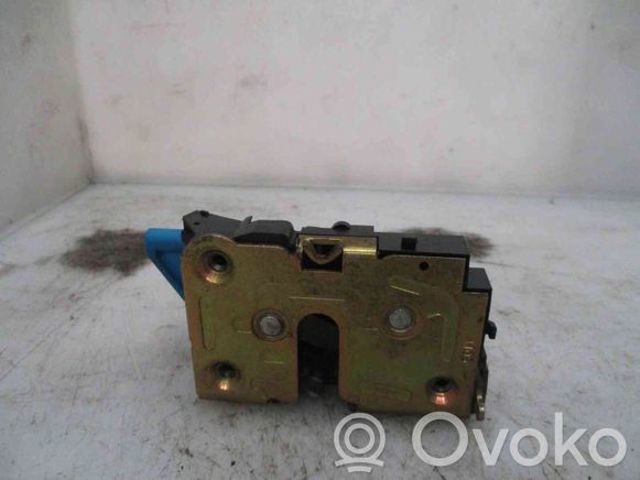 RENAULT 8200051735 Замок двери боковой сдвижной правой в наличии Николаев