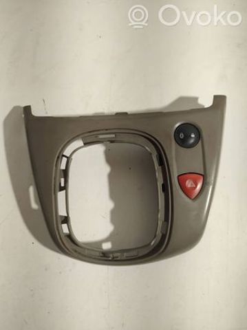 Кнопка аварийки Renault Megane 2