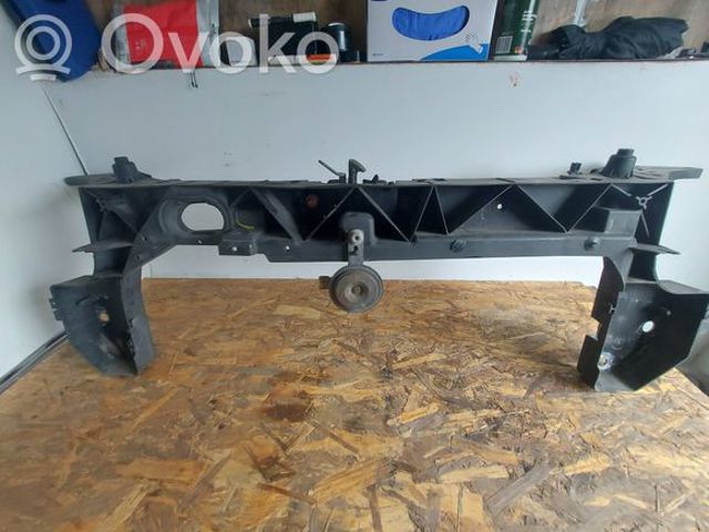 8200290143 RENAULT Рамка радиатора купить в Ужгород