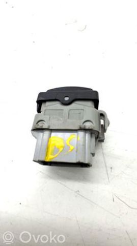 8200364797 RENAULT Кнопка блокировки дверей купить в Ужгород