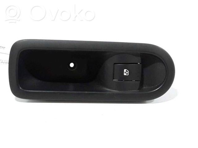 RENAULT 8200414962 Кнопка блокировки дверей в наличии Украина