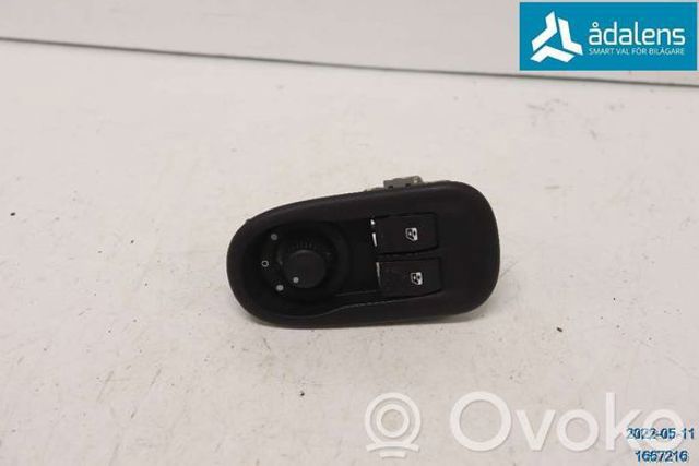 RENAULT 8200637849 Панель (накладка) блока управления стеклоподъемником передняя левая в наличии Львов