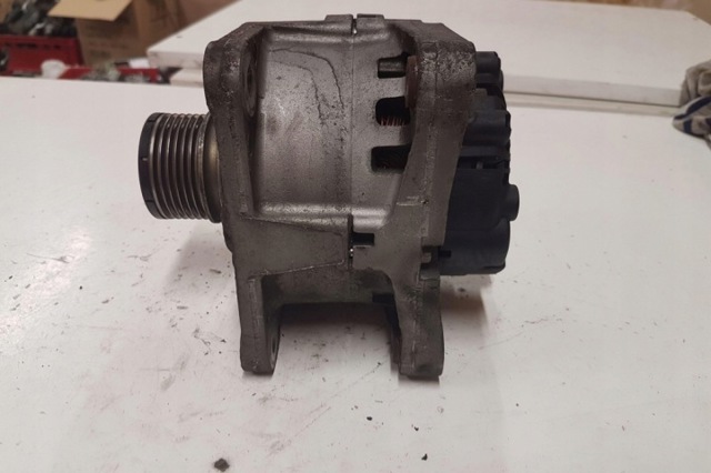 8200667614 RENAULT Генератор купить в Каменское