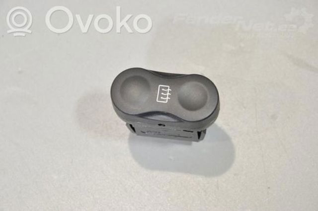 RENAULT 8200710682 Кнопка включения обогрева заднего стекла в наличии Ирпень