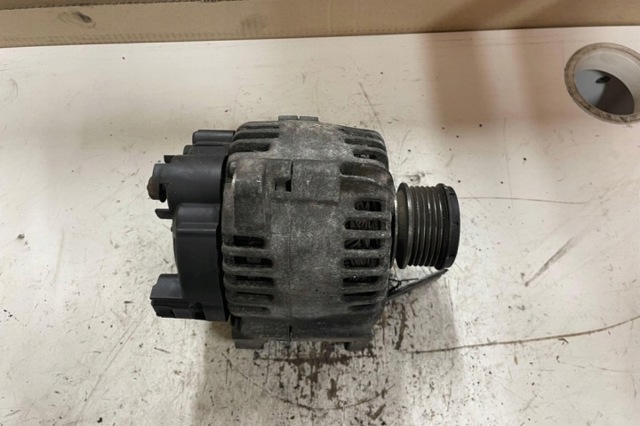 RENAULT 8200772726A Генератор в наличии Запорожье