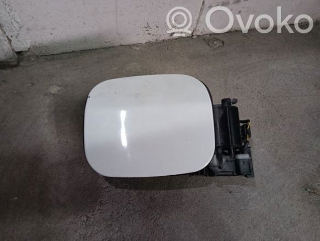 Заливная горловина топливного бака 84075185 GM