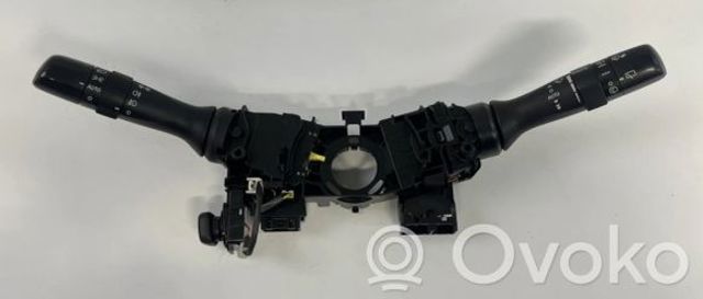 Правый подрулевой переключатель  8465205190 TOYOTA