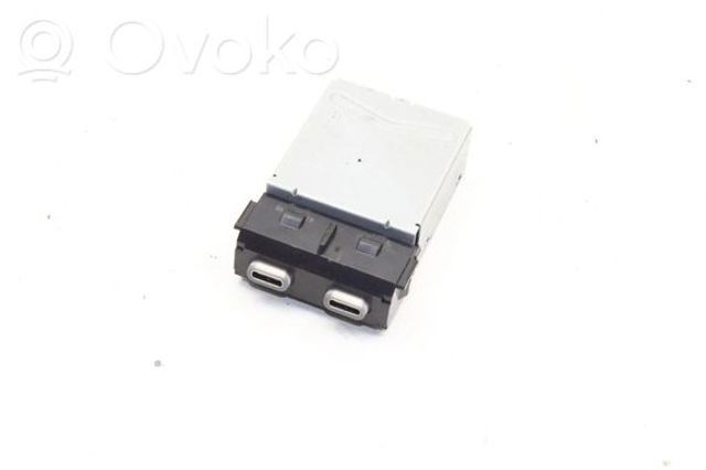 USB-разветвитель 8553248020 TOYOTA
