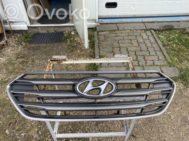 Облицовка радиатора 863512WBA0 HYUNDAI
