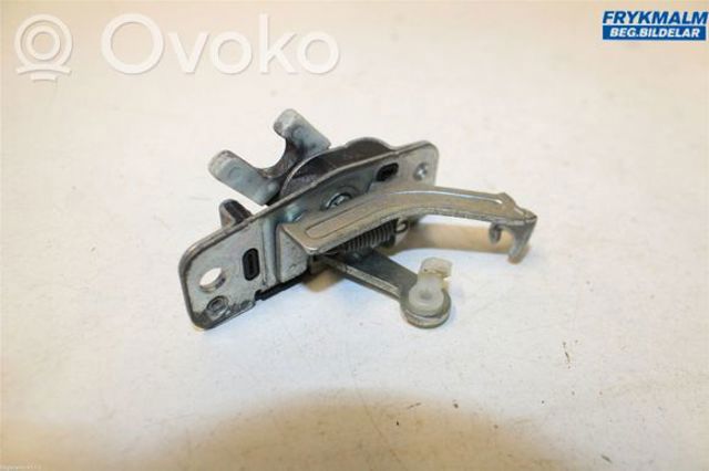 8726 T9 Peugeot/Citroen Замок двери боковой сдвижной правой
