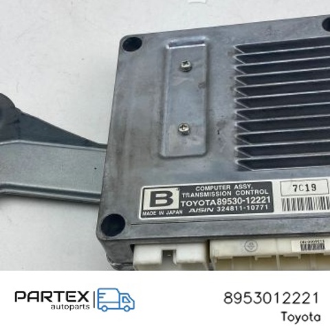 Блок управления трансмиссией 8953012221 TOYOTA