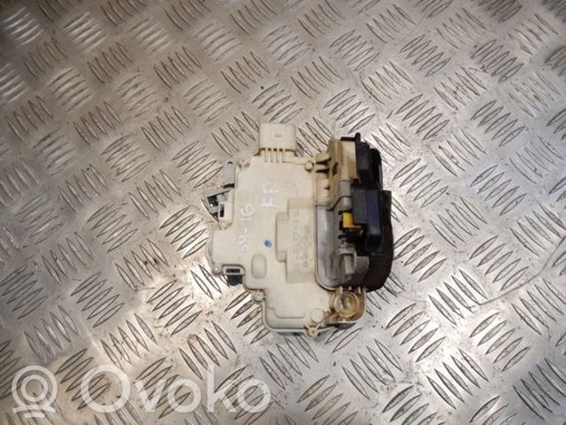 Внутренний дверной замок 8E2837016AA VAG