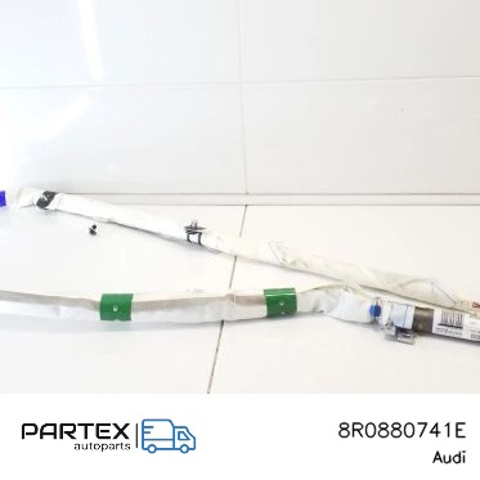 8R0880741E VAG Шторка боковая, левая купить в Днепр