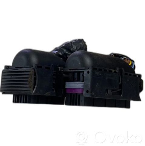 Модуль управления двигателем 8R0907401J VAG