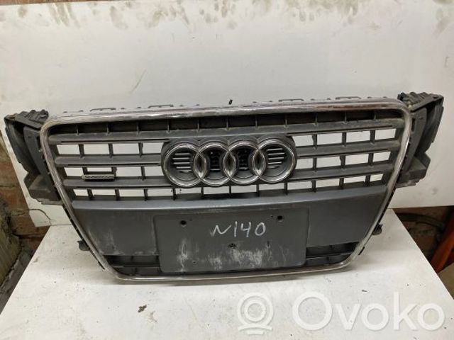 VAG 8T0853651E Решетка радиатора в наличии Винница