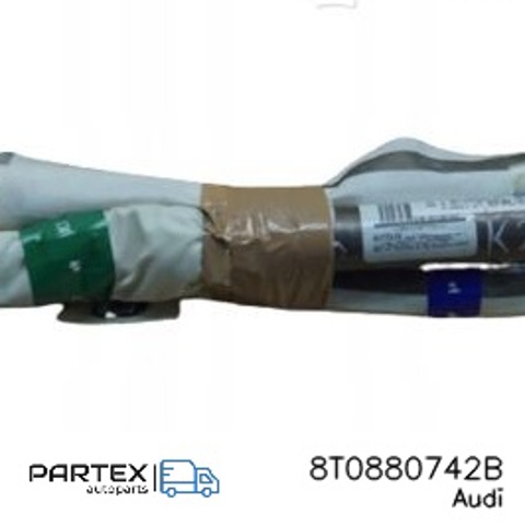 Шторка боковая правая 8T0880742B VAG