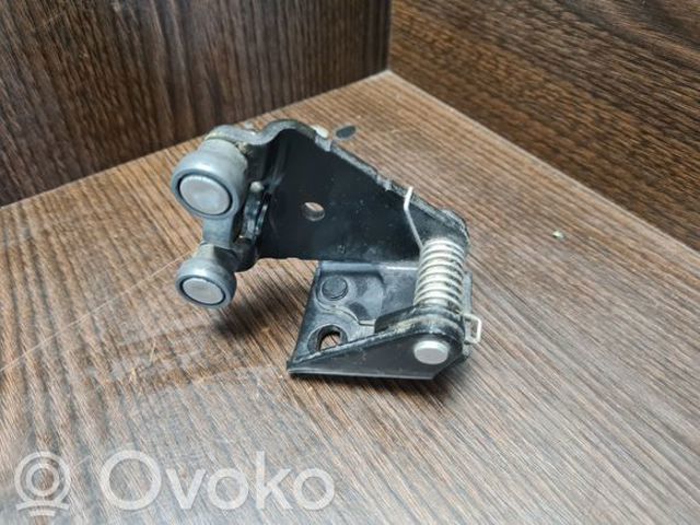 903422 PEUGEOT Ролик двери боковой (сдвижной) правый нижний купить в Львов