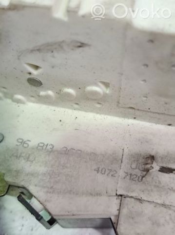 Замок задней правой двери  9138N4 PEUGEOT