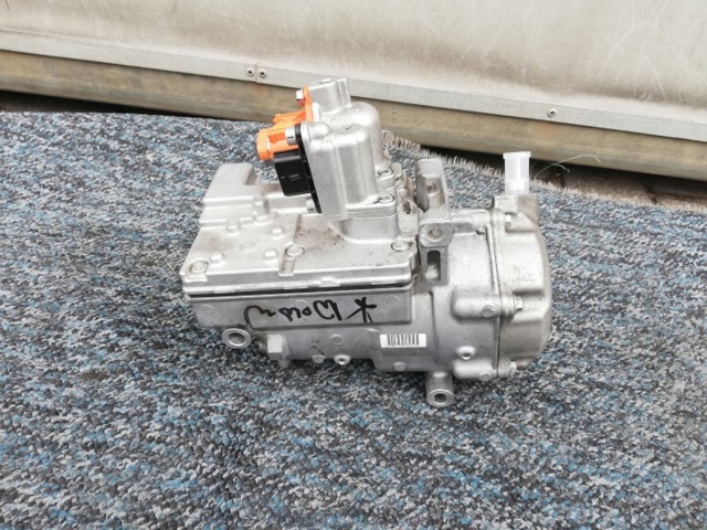 926005749R RENAULT Компрессор кондиционера купить в Каменское