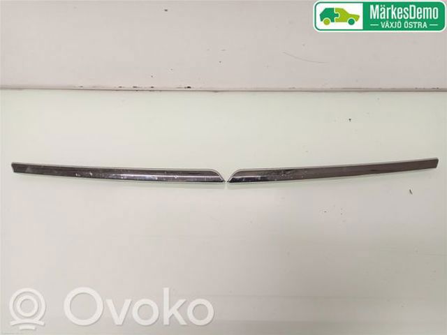 960104608R Молдинг решетки радиатора купить Чернигов