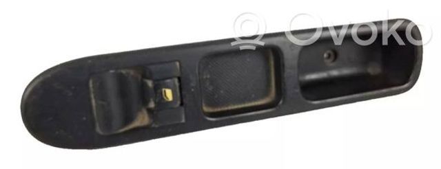 Кнопки переднего правого стекло подъемника 96351625XT PEUGEOT