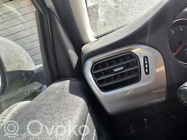 PEUGEOT 96764765ZD Решетка вентиляции салона на "торпедо" левая в наличии Киев