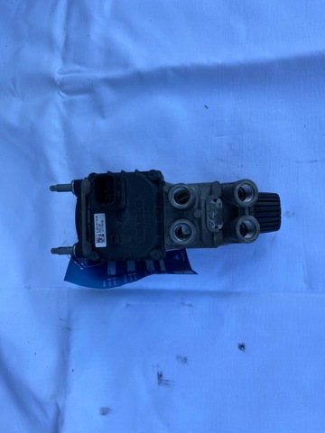 Клапан тормозной системы A0044311806 MERCEDES